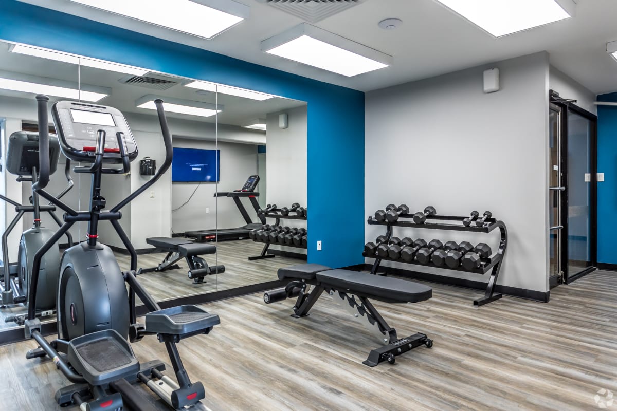 Photos Apartments Near Poplar Ave Memphis, TN